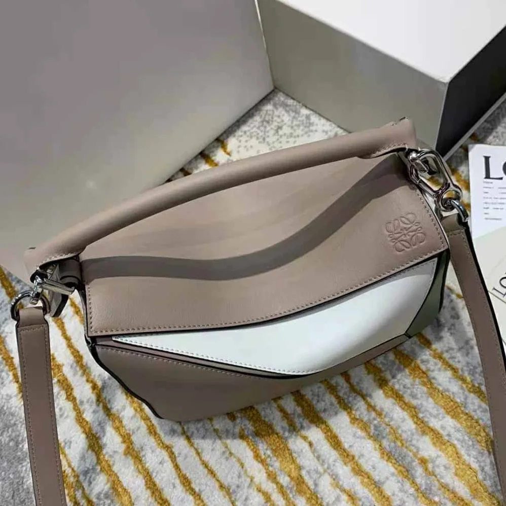 Loewe Puzzle Bag in Classic Calfskin for Women in White Loewe Puzzle Bag in Classic Calfskin for Women in White