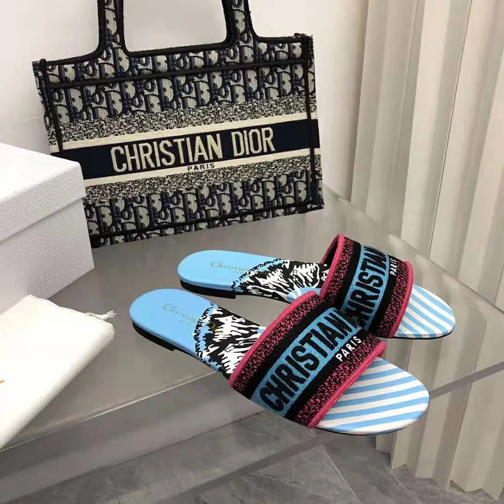 Dior Dway Slide Blue Multicolor D for Women in Jungle Pop Embroidered Cotton Dior Dway Slide Blue Multicolor D for Women in Jungle Pop Embroidered Cotton