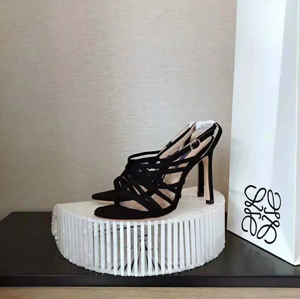Stuart Weitzman Shoes The Spotlight 80 Sandal 80mm Heel Height for Women in Black Stuart Weitzman Shoes The Spotlight 80 Sandal 80mm Heel Height for Women in Black