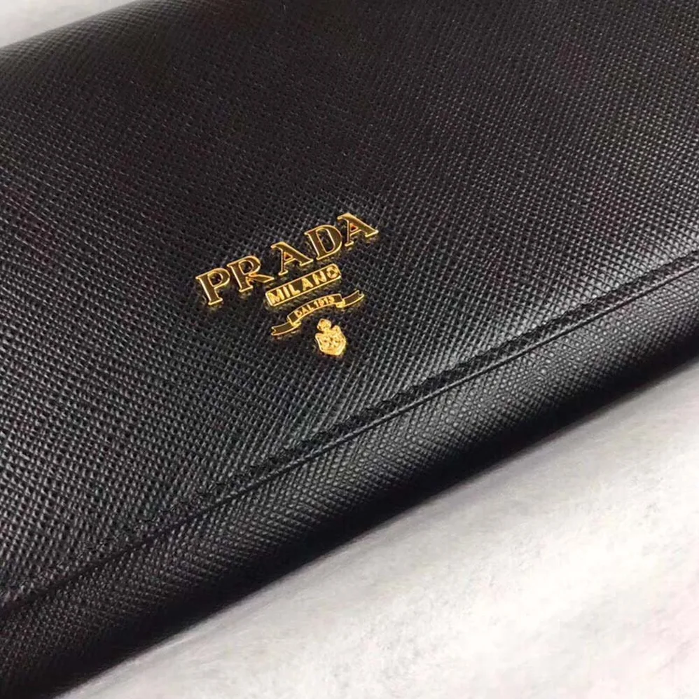 Prada Leather Shoulder Bag in Saffiano for Women in Black Prada Leather Shoulder Bag in Saffiano for Women in Black