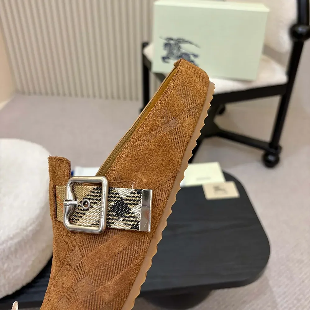 Burberry Check Denim Urchin Clogs for Unisex in Jute Beige