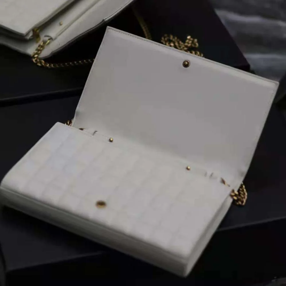 Saint Laurent YSL Le Maillon in Quilted Shiny Leather for Women in White Saint Laurent YSL Le Maillon in Quilted Shiny Leather for Women in White