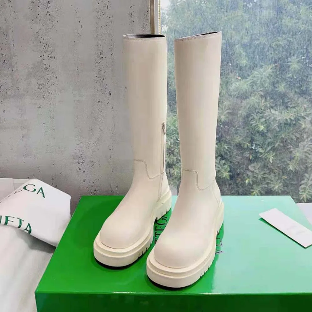 Bottega Veneta Lug Boot in Calfskin Leather for Women in White