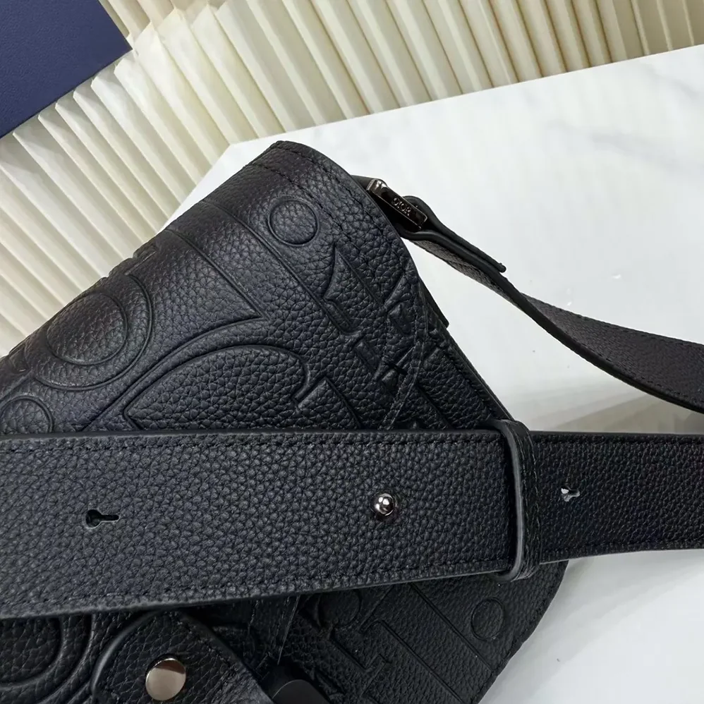 Dior Small Saddle Messenger Bag with Flap Black Dior Gravity Leather for Men