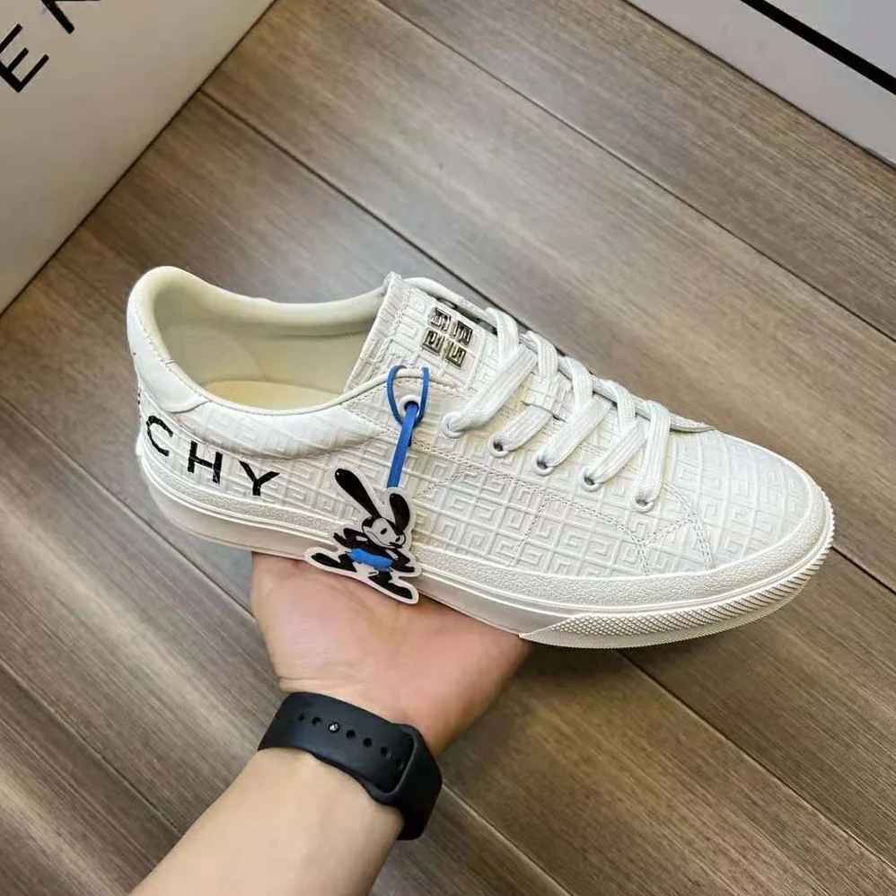 Givenchy Oswald City Sport Sneakers in Leather for Unisex in White