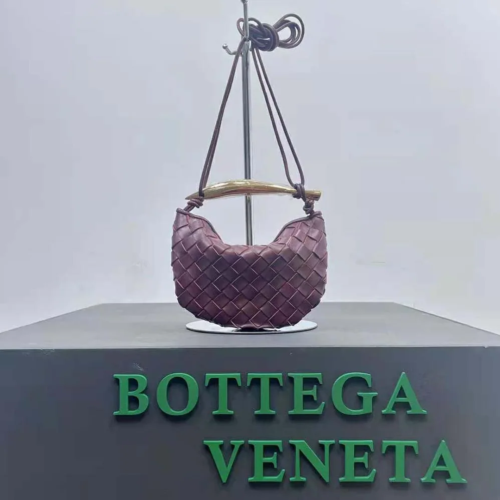 Bottega Veneta Mini Sardine in Supple Lambskin Leather for Women in Maroon