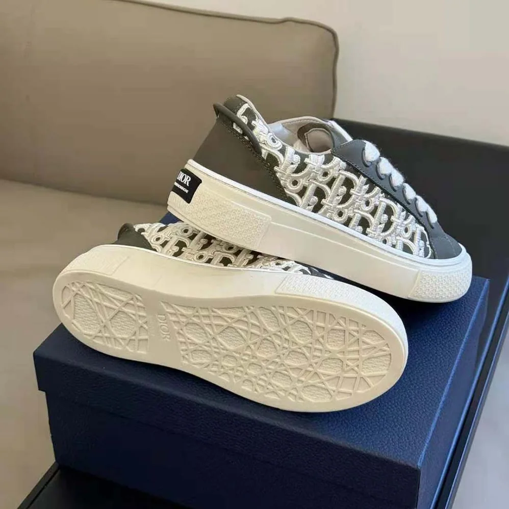 Dior B33 Sneaker – Limited and Numbered Edition Khaki Smooth Calfskin for Men Dior B33 Sneaker – Limited and Numbered Edition Khaki Smooth Calfskin for Men