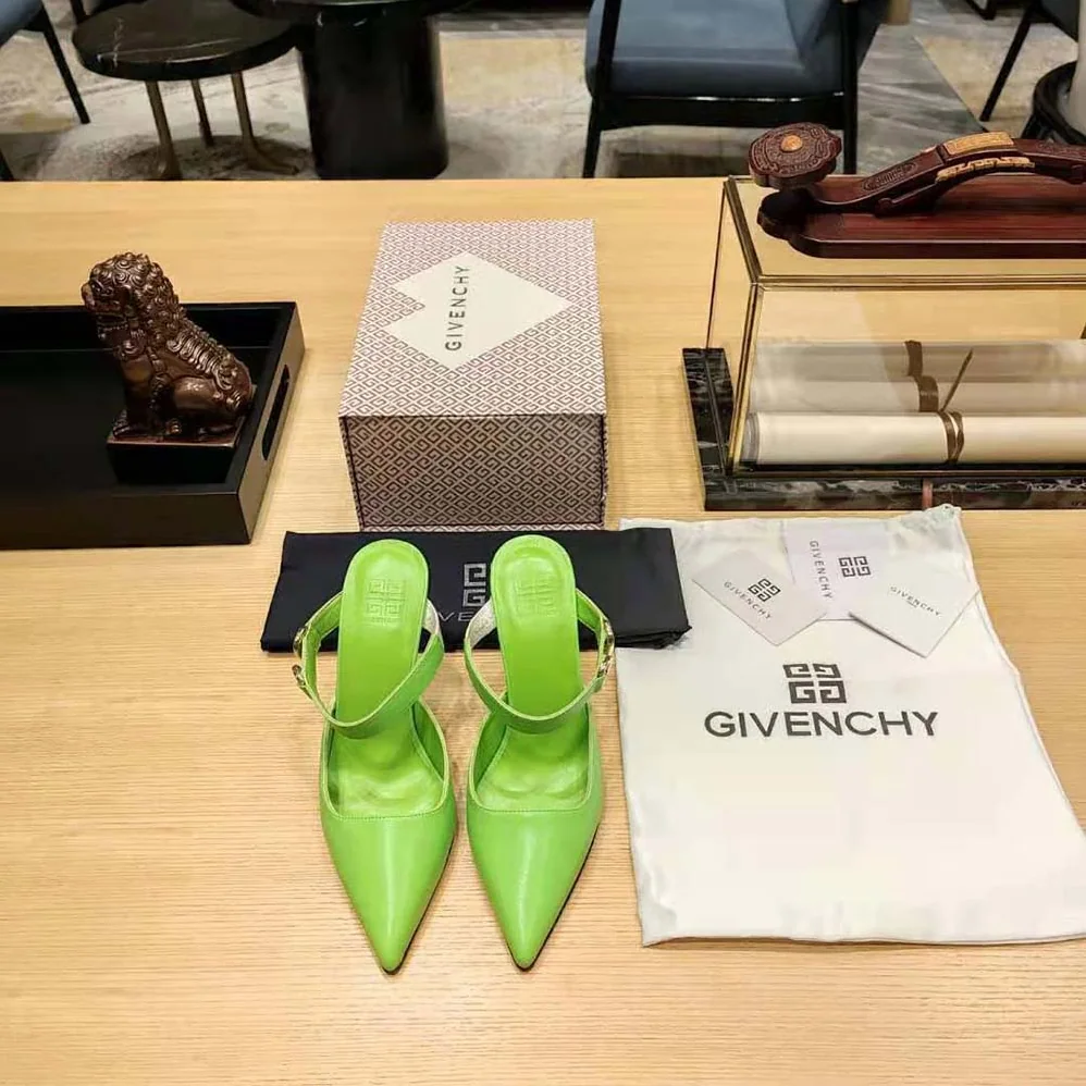 Givenchy Voyou Slingbacks in Leather for Women in Green