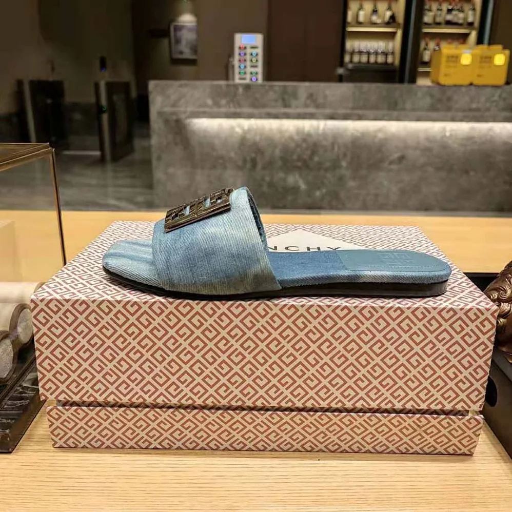 Givenchy 4G Mules in Washed Denim for Women in Blue Givenchy 4G Mules in Washed Denim for Women in Blue