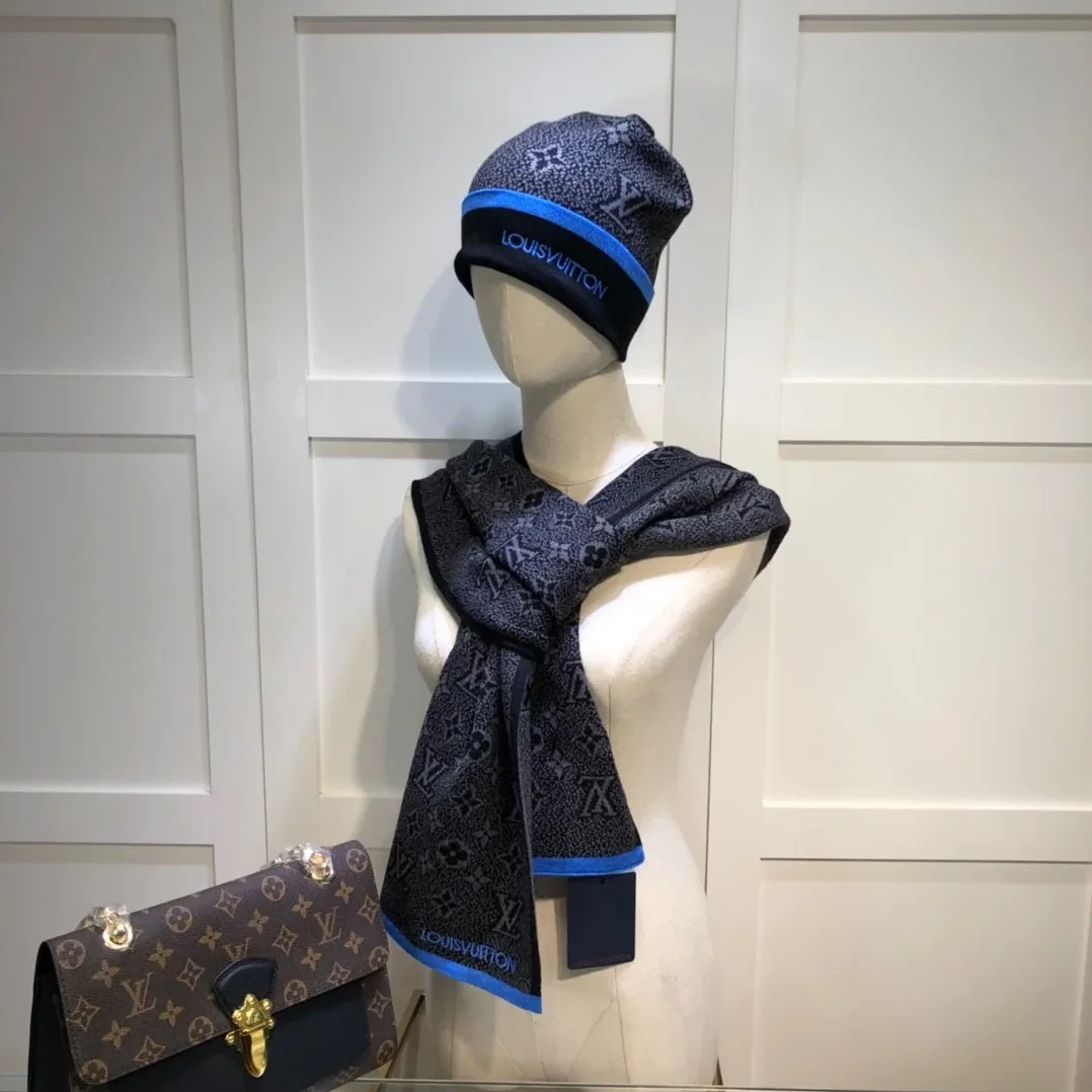 Louis Vuitton Beanie & Scarf Set In Black Louis Vuitton Beanie & Scarf Set In Black