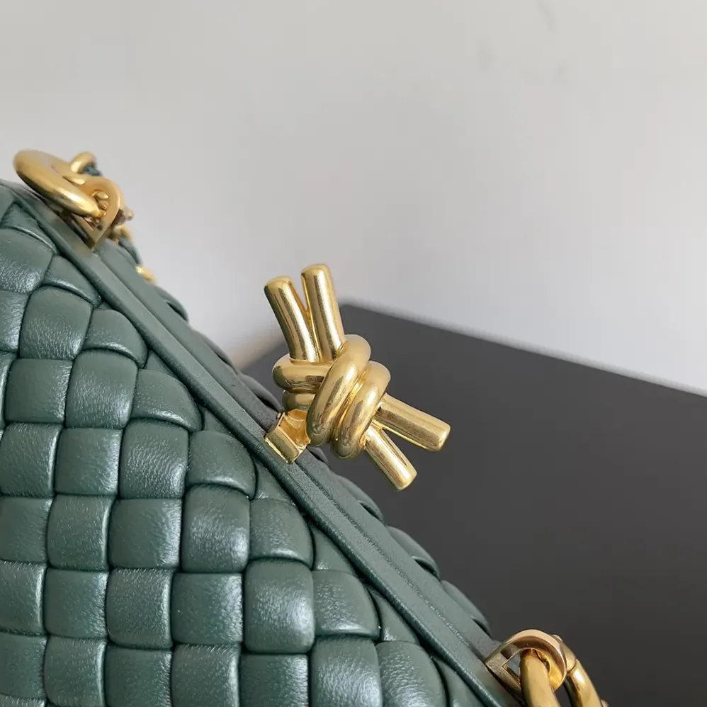 Bottega Veneta Knot Minaudière Clutch in Calfskin Leather for Women in Dark Green Bottega Veneta Knot Minaudière Clutch in Calfskin Leather for Women in Dark Green