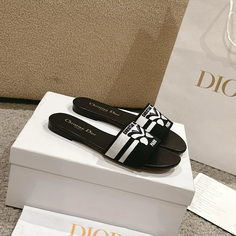 Dior Dway Slide Black and White Cotton Embroidered with Christian Dior Papillon Motif for Women Dior Dway Slide Black and White Cotton Embroidered with Christian Dior Papillon Motif for Women