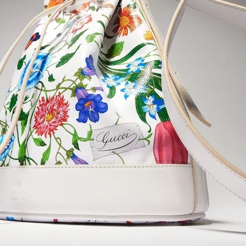 Gucci Venice Small Bucket Bag / White/ Multicolor Gucci Flora Coated Canvas Palladium Hardware
