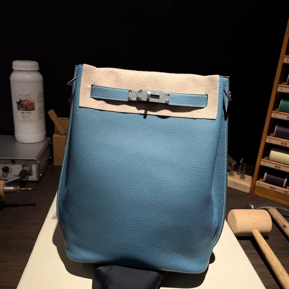 Hermes Togo So Kelly 22 Palladium Hardware for Unisex in Blue