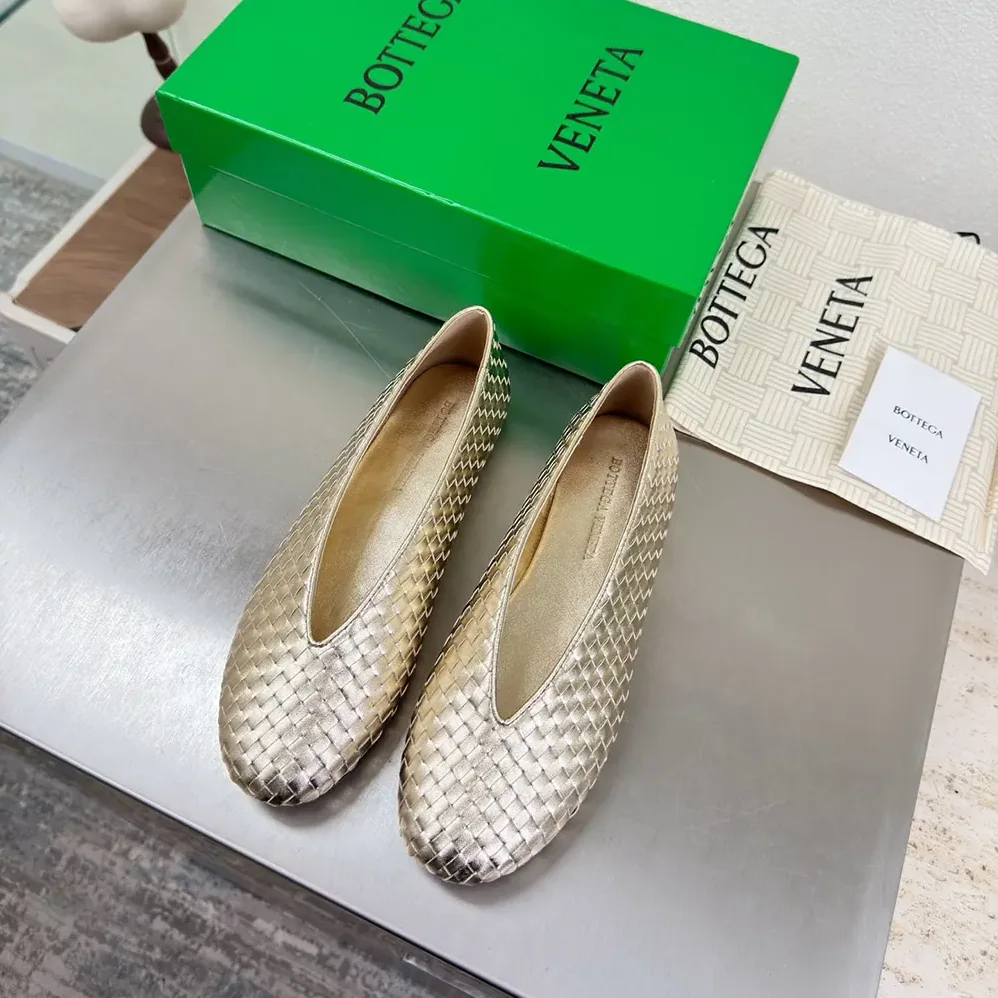 Bottega Veneta Rosa Ballerina for Women in Gold