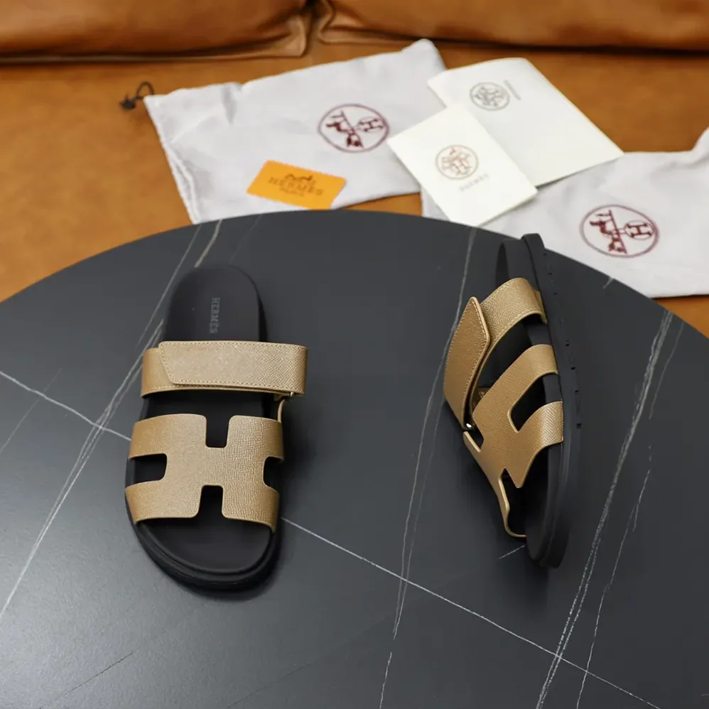 Hermes Chypre Sandal for Unisex in Dark Brown