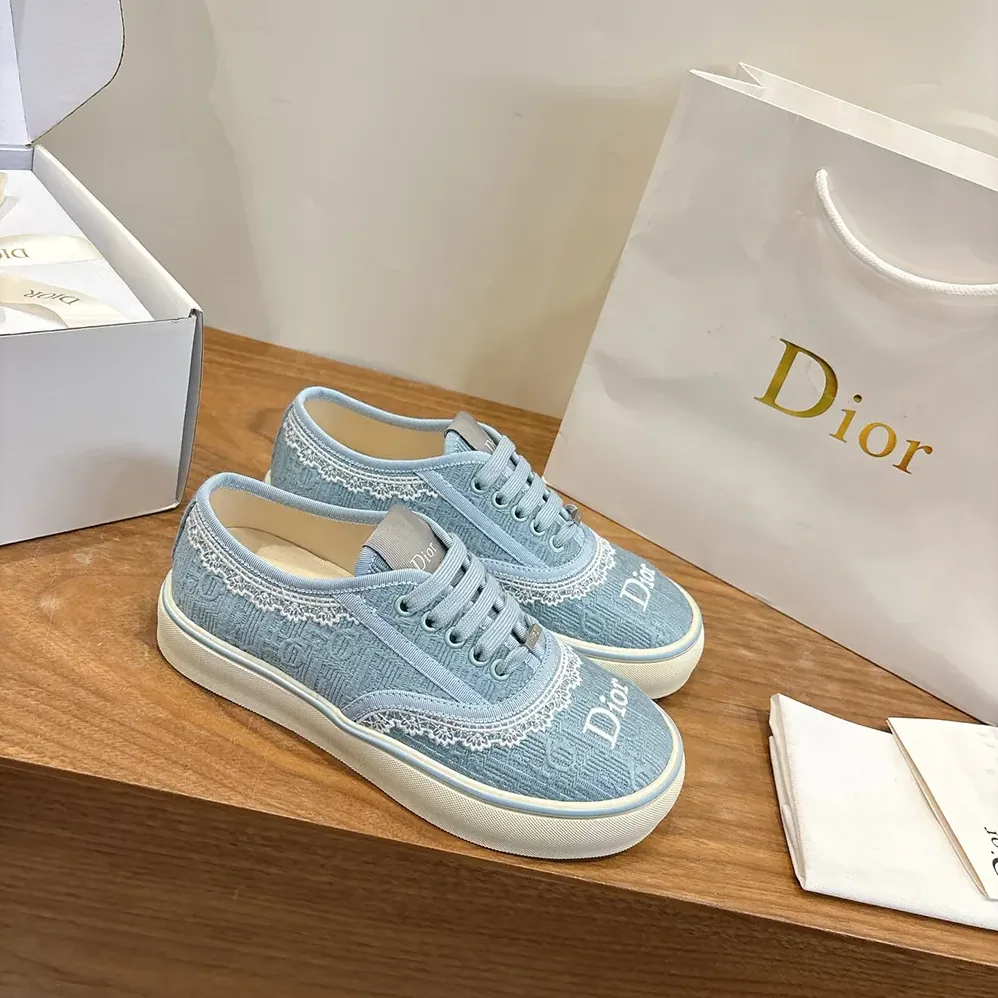 Dior Saltwind Sneaker Bleu Ciel Dior Oblique Embroidered Cotton and White Lace for Unisex Dior Saltwind Sneaker Bleu Ciel Dior Oblique Embroidered Cotton and White Lace for Unisex