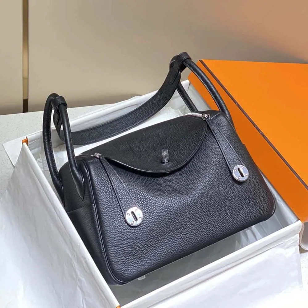 Hermes Lindy 26 in Clemence Leather for Women in Black