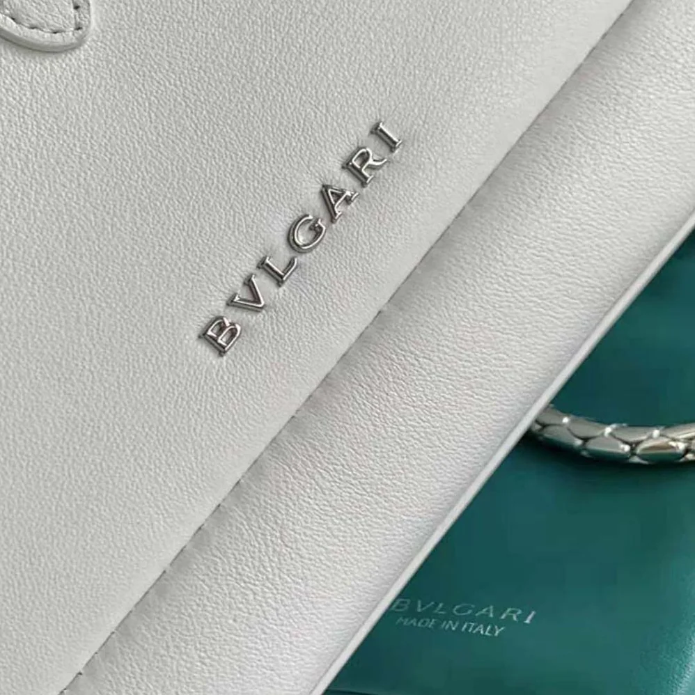 Bvlgari Serpenti Baia Small Shoulder Bag in Calf Leather for Women in White Bvlgari Serpenti Baia Small Shoulder Bag in Calf Leather for Women in White