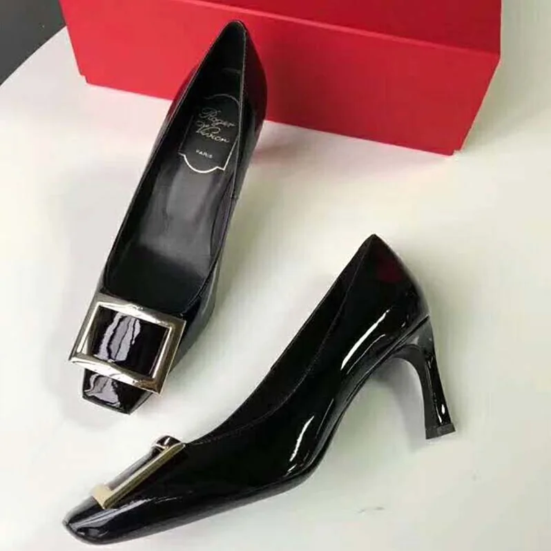 Roger Vivier Belle Vivier Trompette Pumps Patent Leather for Women in Black