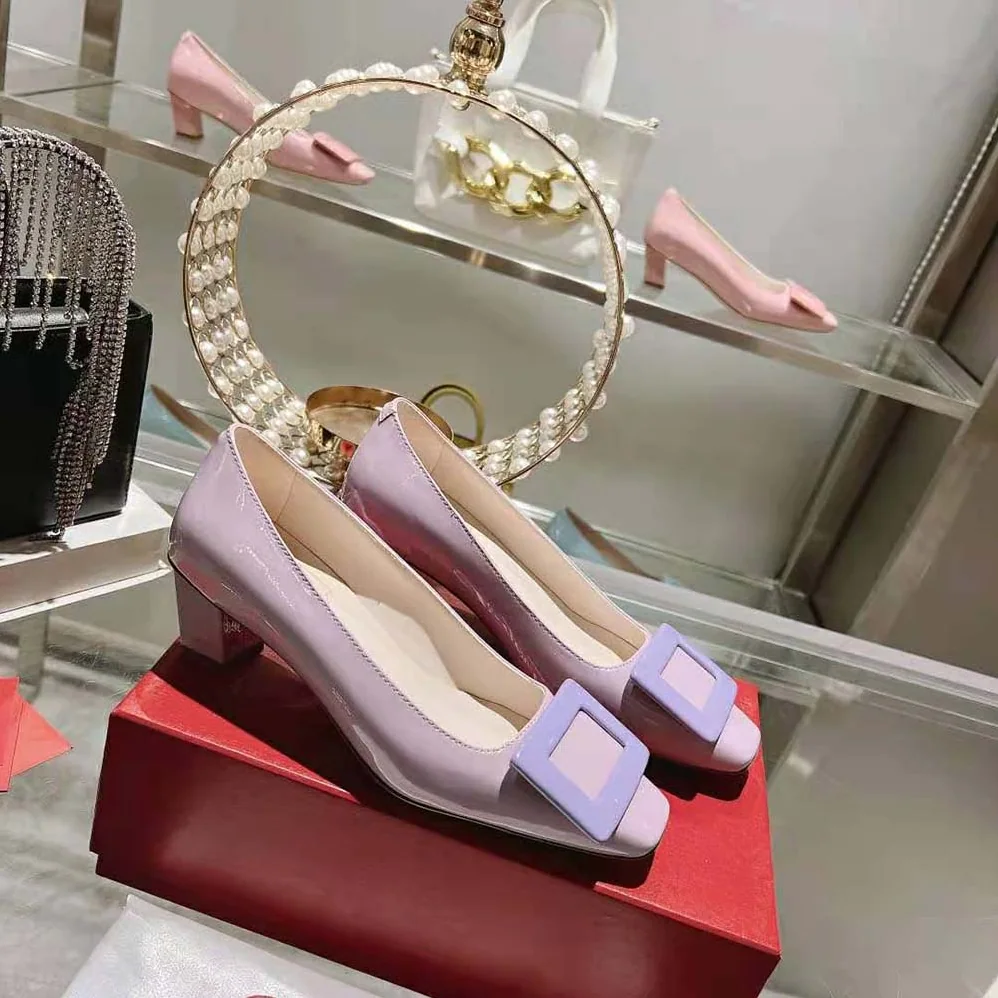Roger Vivier Patent Leather Belle Vivier Pumps for Women in Purple Roger Vivier Patent Leather Belle Vivier Pumps for Women in Purple