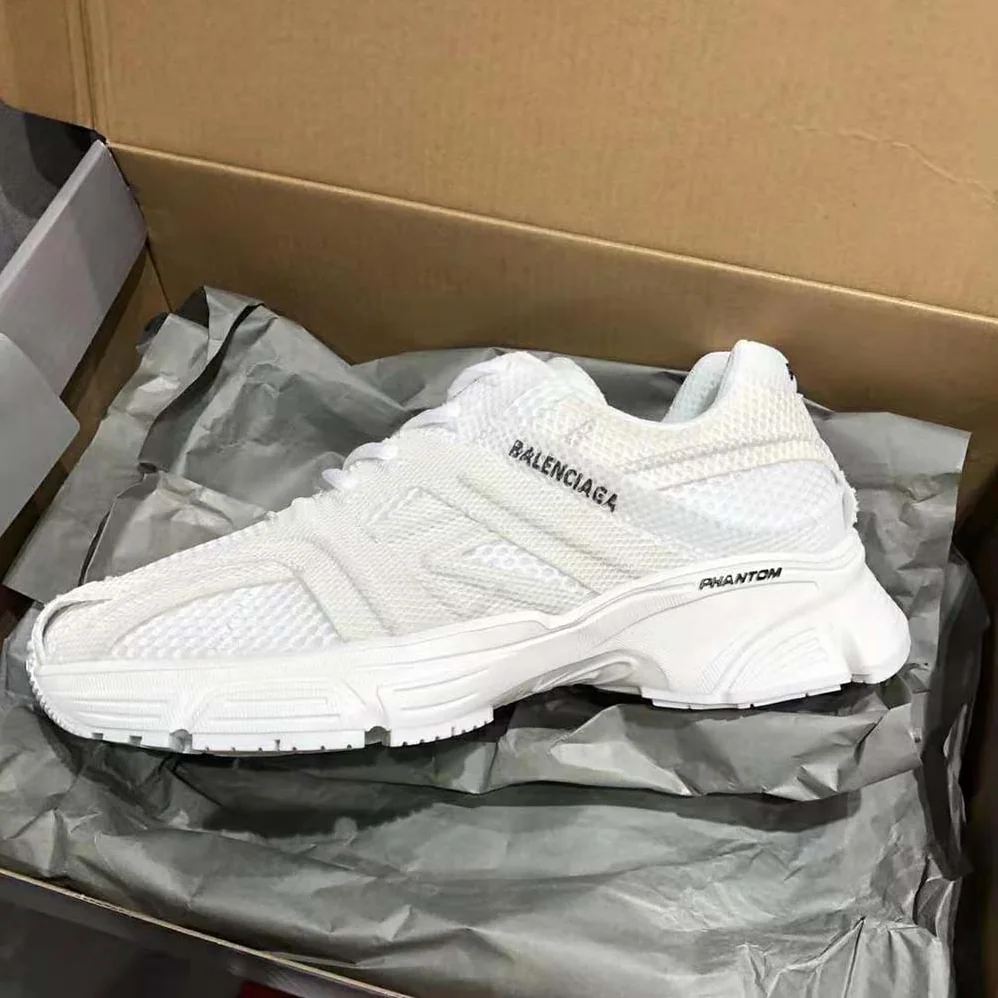 Balenciaga Phantom Sneaker in White Monocolor Fabric and Mesh for Unisex Balenciaga Phantom Sneaker in White Monocolor Fabric and Mesh for Unisex