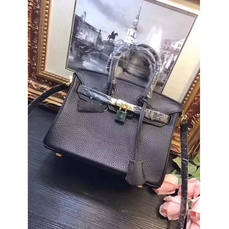 Hermes Birkin 25 Bag in Togo Leather with Gold Hardware in Black