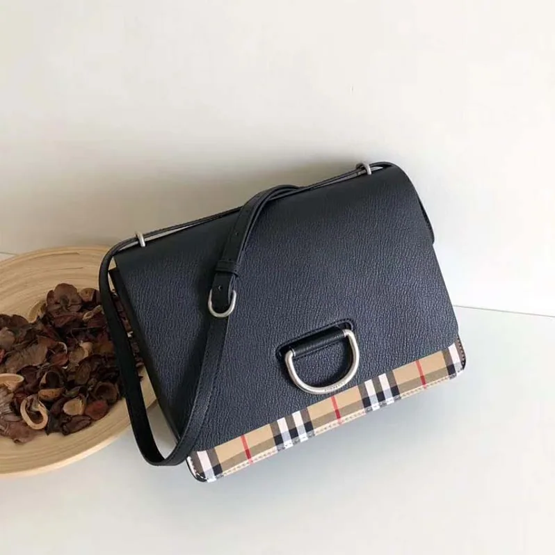 Burberry The Medium Vintage Check Leather D-Ring Bag for Women in Black