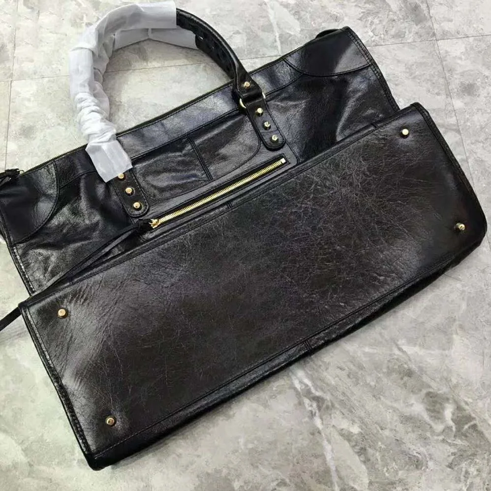 Balenciaga Classic City Medium Sized Lambskin Hand Carry Shoulder Bag for Women Balenciaga Classic City Medium Sized Lambskin Hand Carry Shoulder Bag for Women