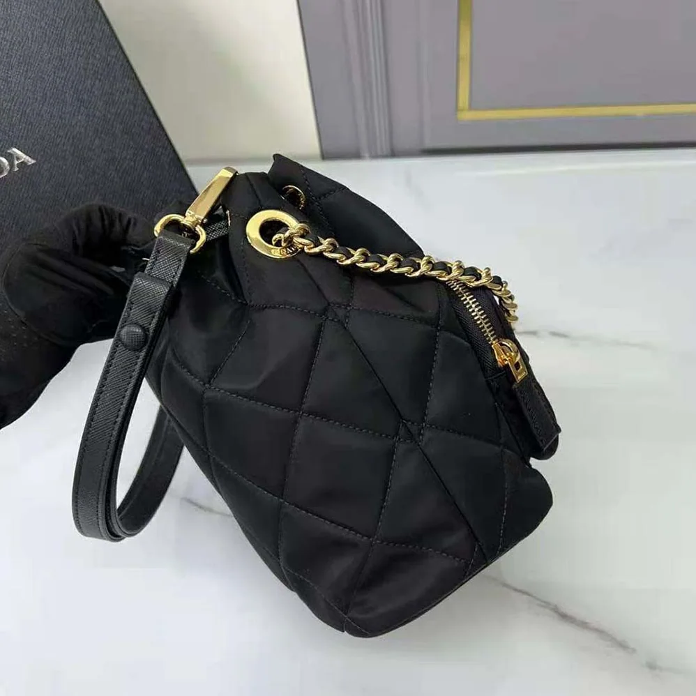 Prada Re-Edition 1995 Chaîne Re for Women in Nylon Shoulder Bag Prada Re-Edition 1995 Chaîne Re for Women in Nylon Shoulder Bag