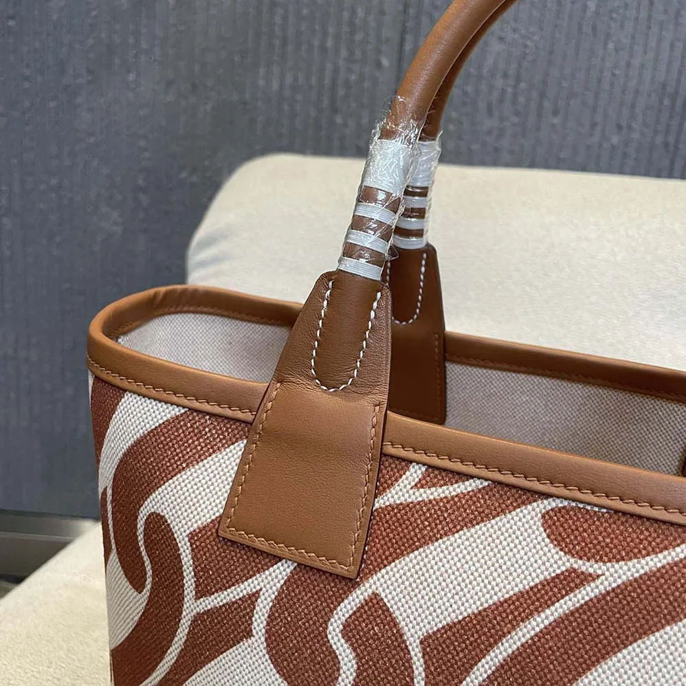 Hermes Steeple 28 Ecru Tote Bag for Unisex in Brown Hermes Steeple 28 Ecru Tote Bag for Unisex in Brown