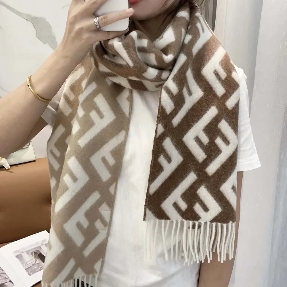 Fendi FF Scarf Beige Wool and Cashmere Scarf for Unisex Fendi FF Scarf Beige Wool and Cashmere Scarf for Unisex