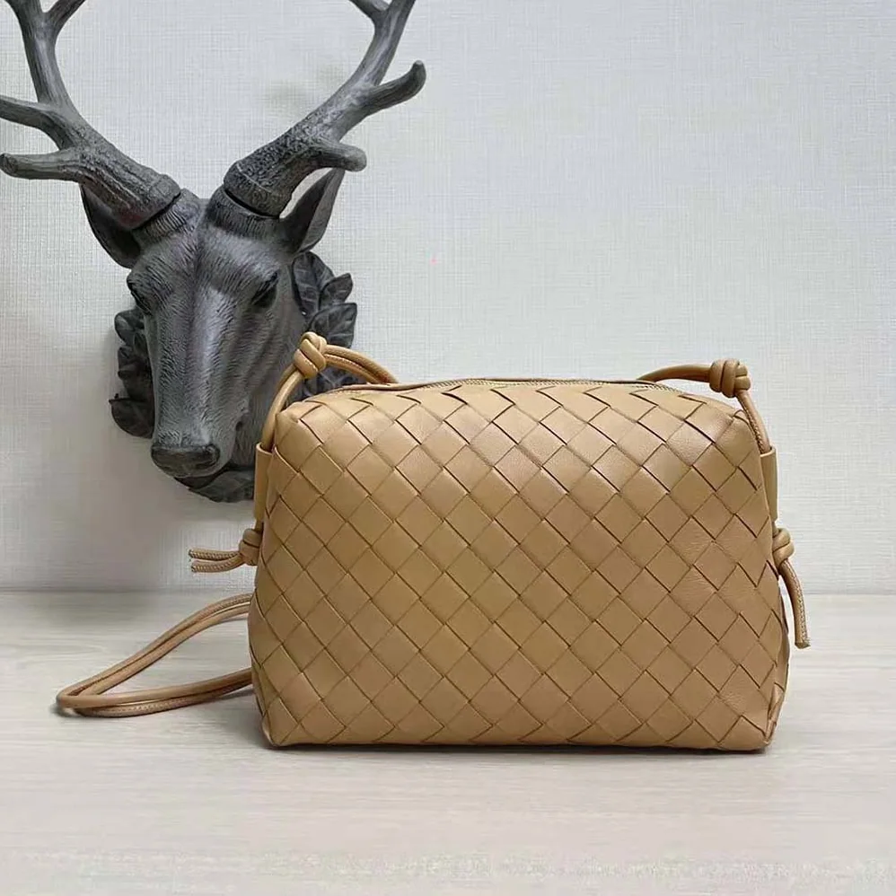 Bottega Veneta Loop Small Intrecciato Leather Cross-Body Bag for Women in Brown Bottega Veneta Loop Small Intrecciato Leather Cross-Body Bag for Women in Brown