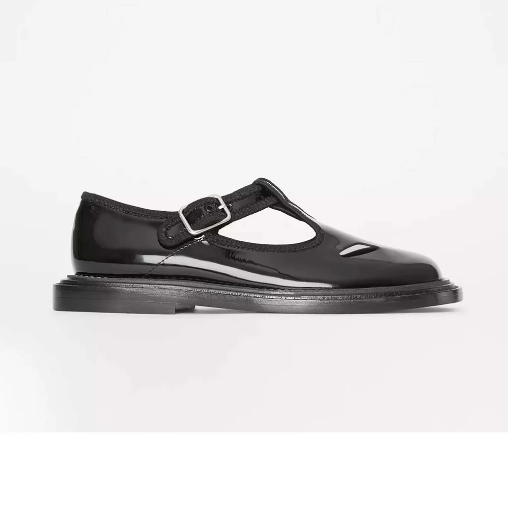 Burberry T-Bar Shoes Upgraded High-Gloss Patent Leather for Women in Black Burberry T-Bar Shoes Upgraded High-Gloss Patent Leather for Women in Black