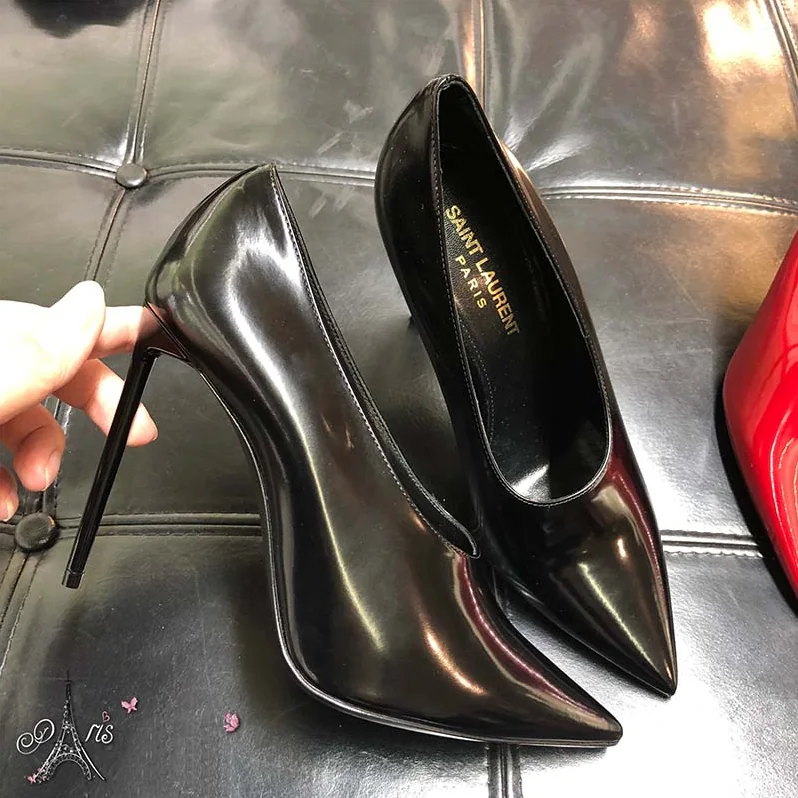 Saint Laurent YSL Shoes Teddy Pump Shiny Leather 10.5cm for Women in Black Saint Laurent YSL Shoes Teddy Pump Shiny Leather 10.5cm for Women in Black