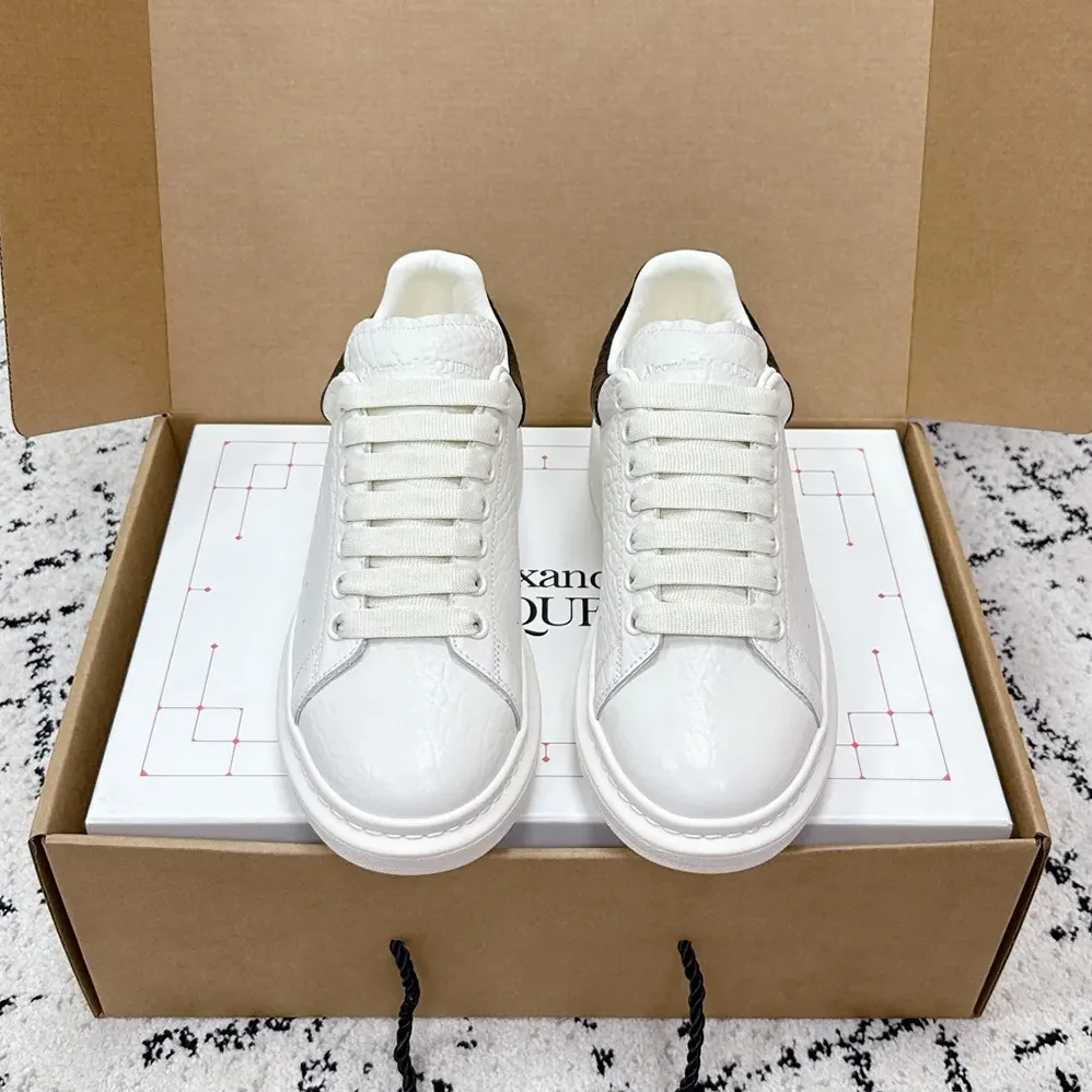 Alexander Mcqueen Oversized Sneaker in Off White for Unisex in Black Alexander Mcqueen Oversized Sneaker in Off White for Unisex in Black