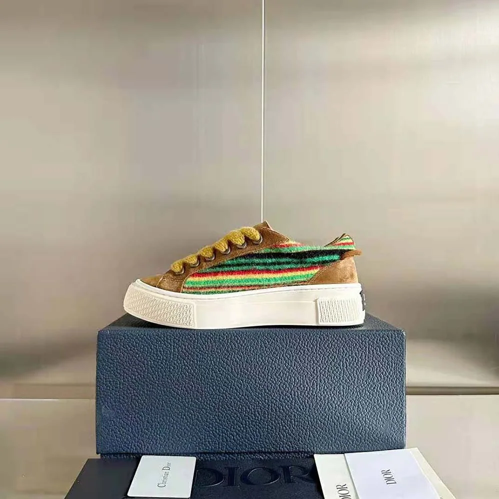 Dior Tears B33 Sneaker – Limited and Numbered Edition for Men in Yellow Dior Tears B33 Sneaker – Limited and Numbered Edition for Men in Yellow