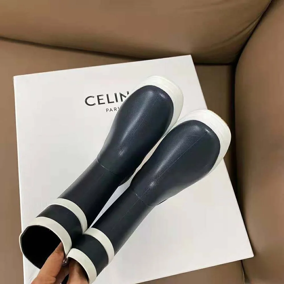 Celine Flat Half Boot Les Bottes DE Pont Celine in Natural Rubber for Women in Navy