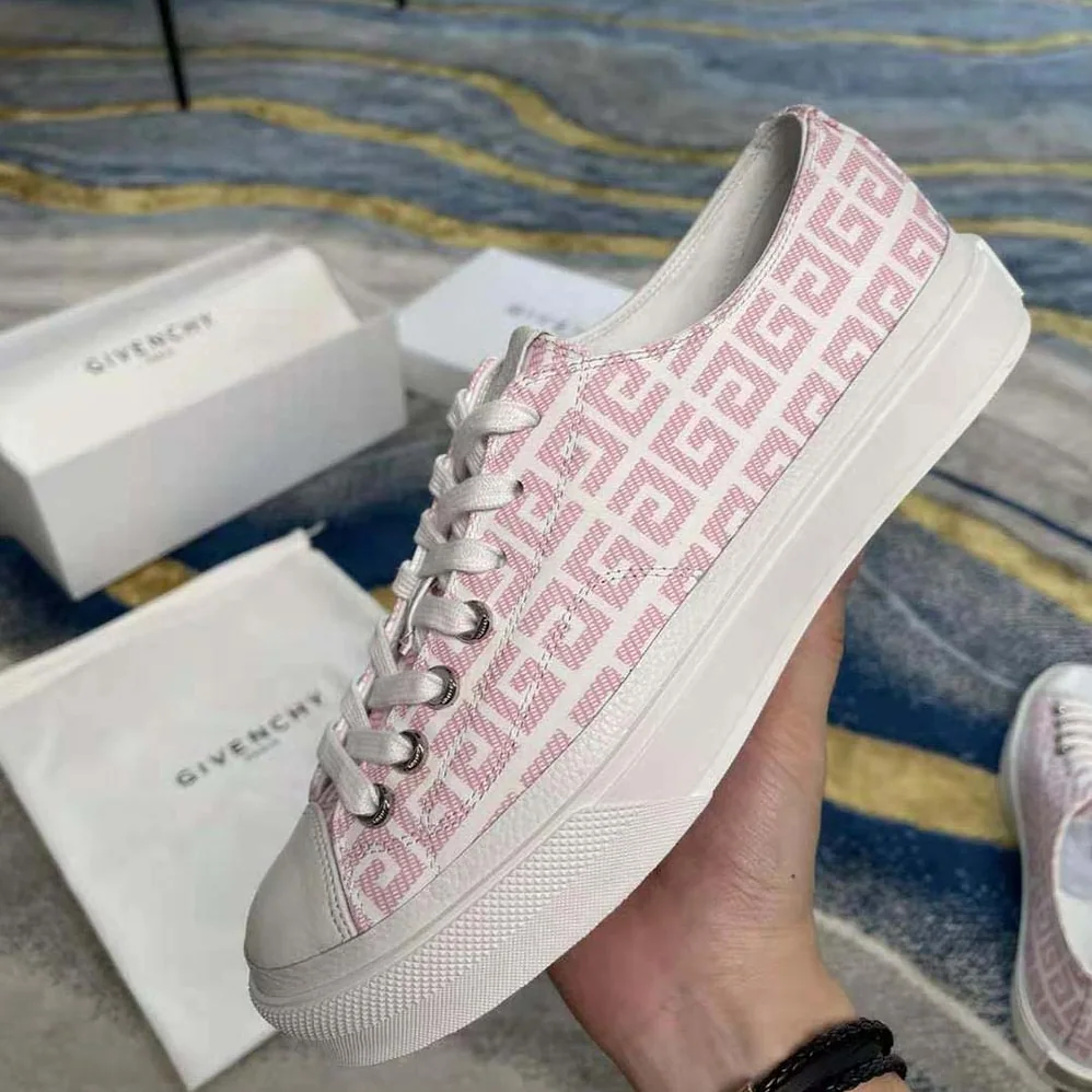 Givenchy Sneakers City in 4G Jacquard for Women in Pink Givenchy Sneakers City in 4G Jacquard for Women in Pink