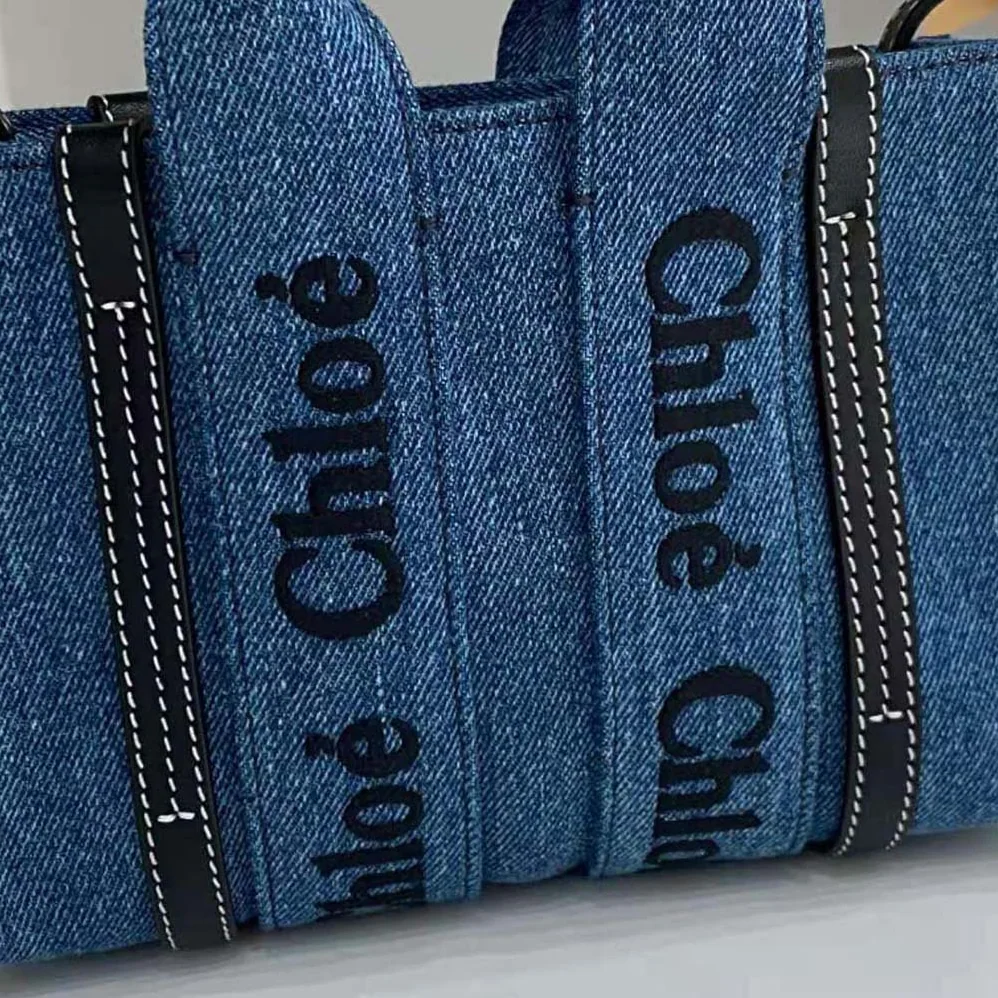 Chloe Small Woody Tote Bag for Women in Navy