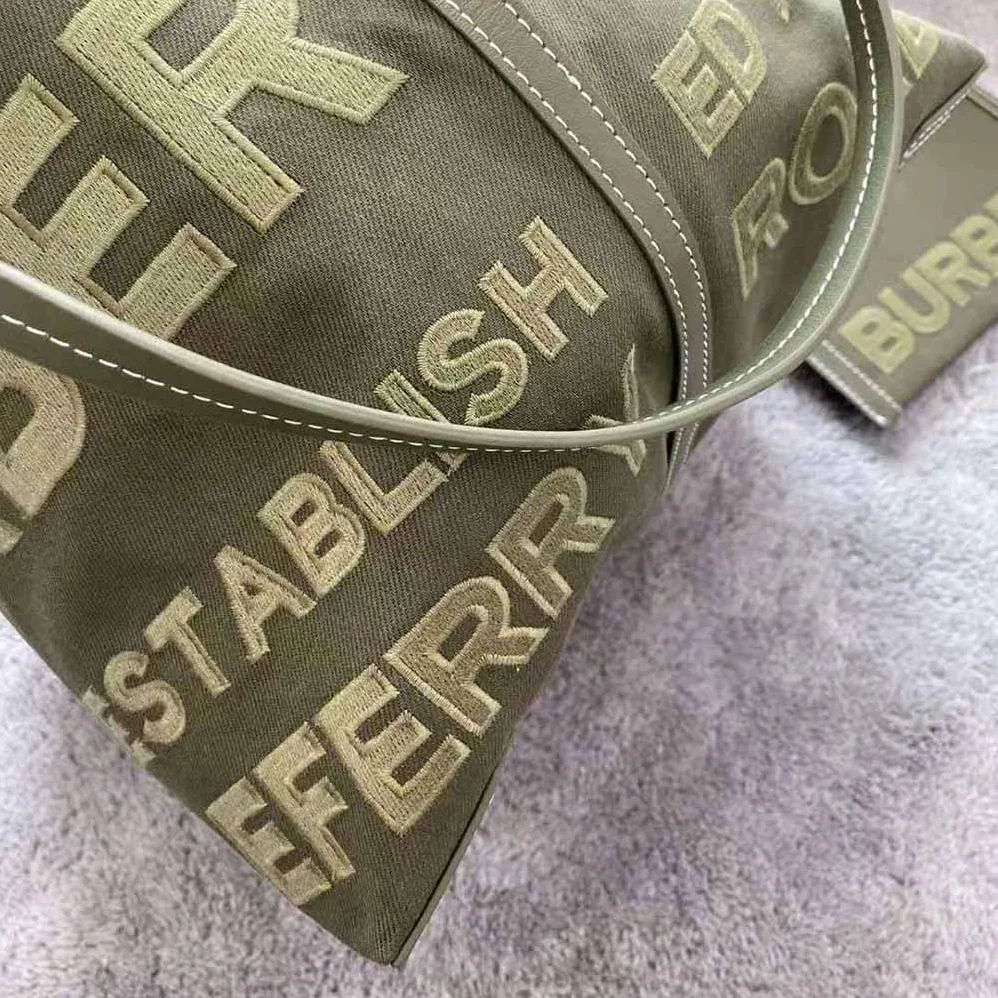 Burberry Mini Horseferry Linen Cotton Canvas Beach Tote for Women in Green
