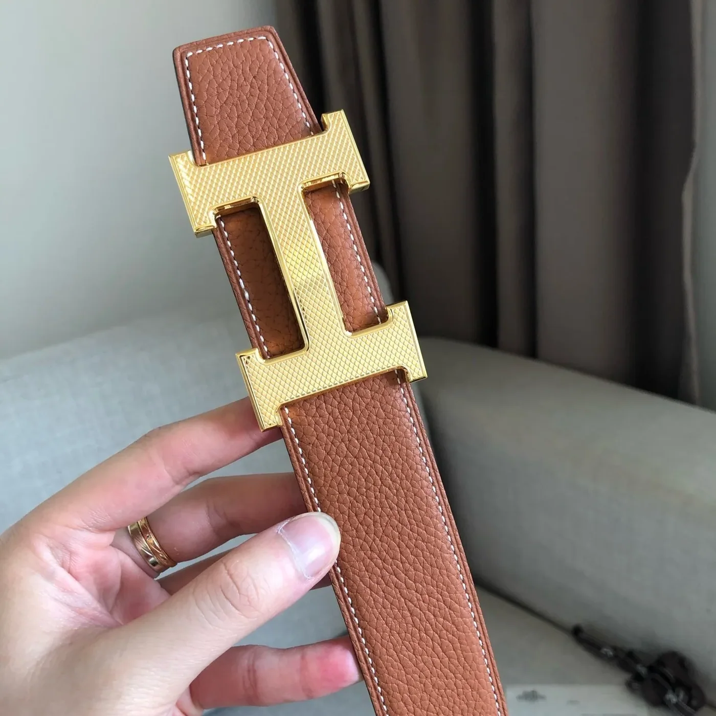 Hermes H Guillochee Belt Buckle And Reversible Leather Strap Noir in Gold