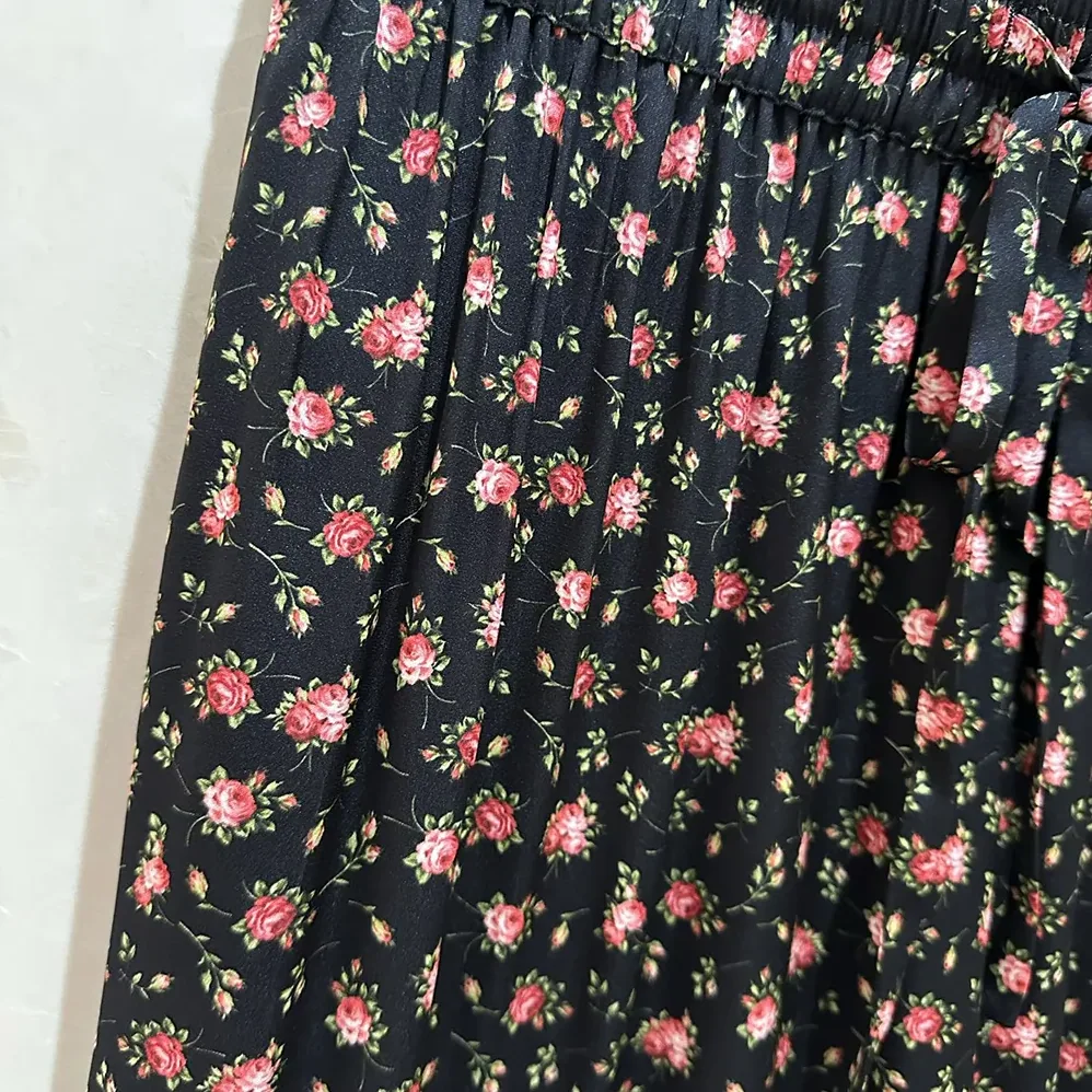 Dolce Gabbana D&G Small Rose for Women in Print Skirt With Flounce