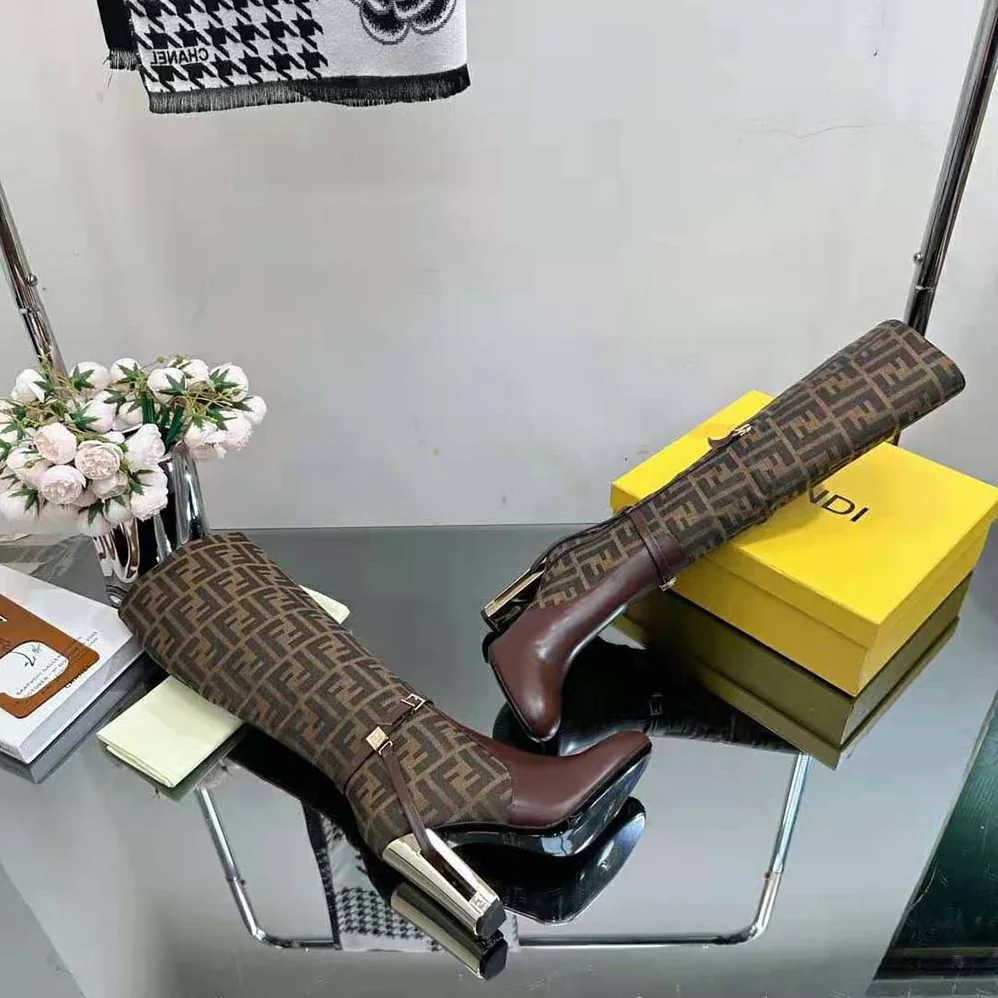 Fendi Delfina Brown Leather High for Women in heeled Boots