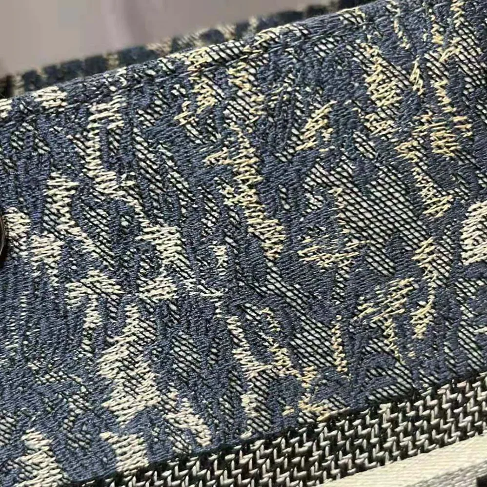 Dior Medium Lady D-Lite Bag Blue Dior Brocart Denim for Women in Effect Embroidery