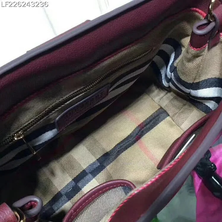 Burberry Medium Buckle Tote in Grainy Leather in Maroon