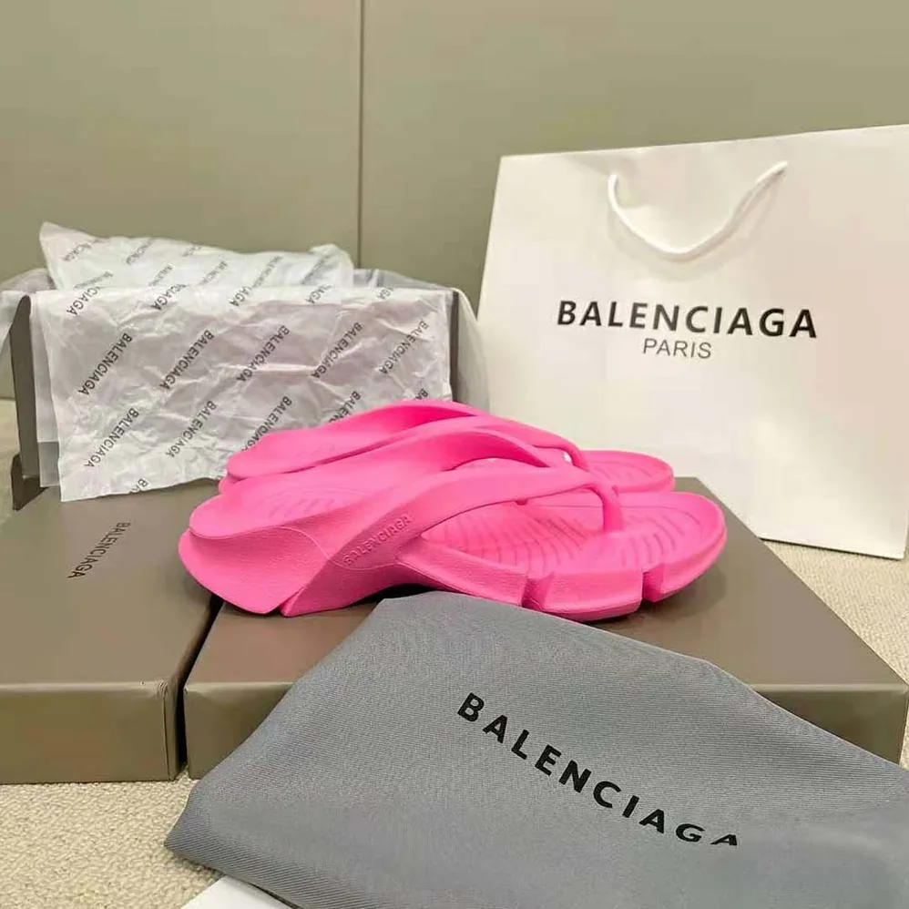 Balenciaga Mold Thong Sandal in Pink for Women