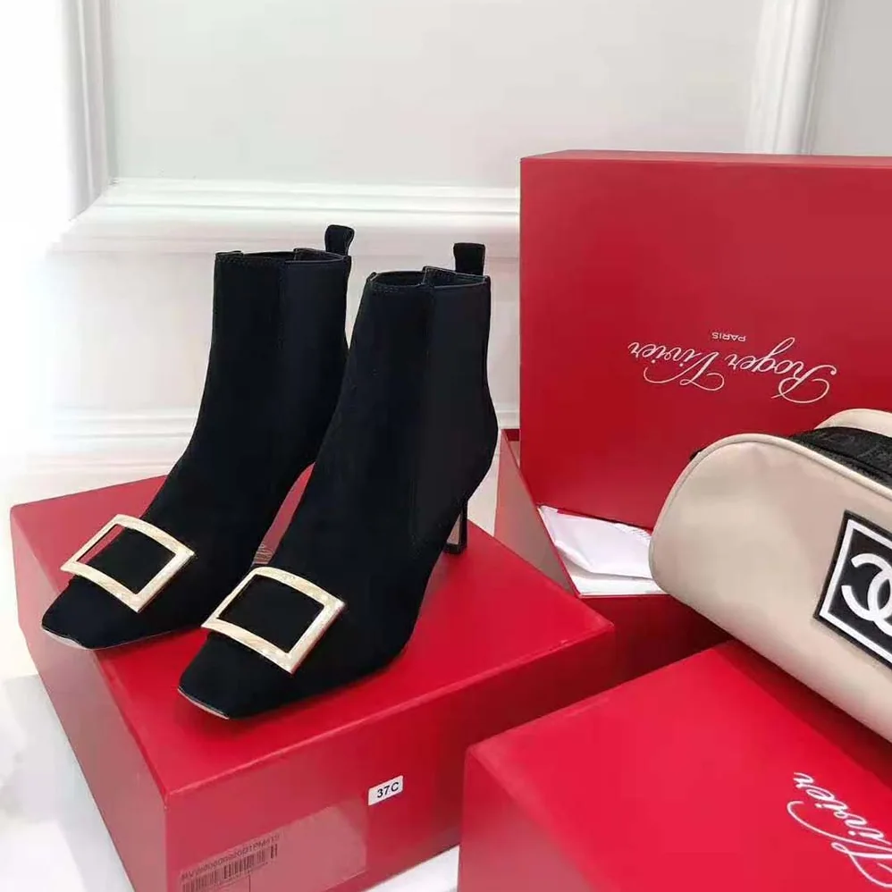 Roger Vivier Trompette Chelsea Boots in 6.5 cm Heel for Women in Black Roger Vivier Trompette Chelsea Boots in 6.5 cm Heel for Women in Black