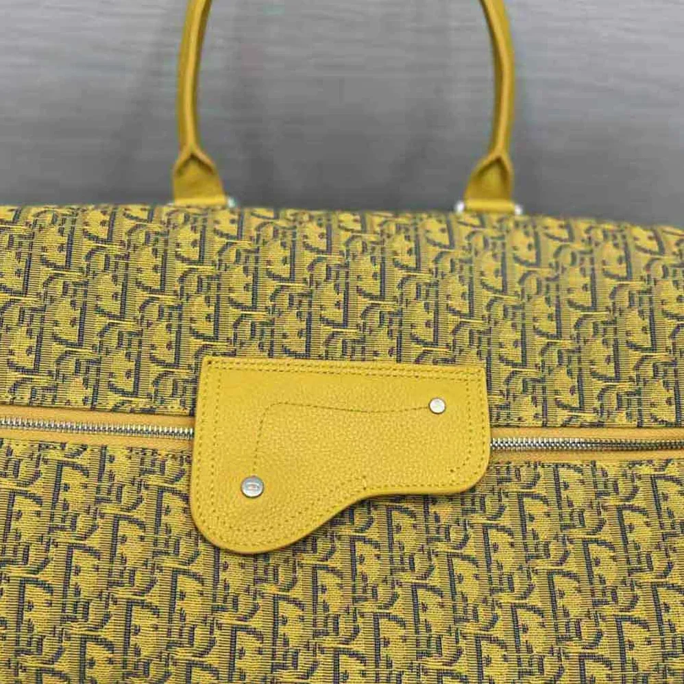 Dior Lingot 26 Bag Gold for Men in Tone Dior Oblique Jacquard