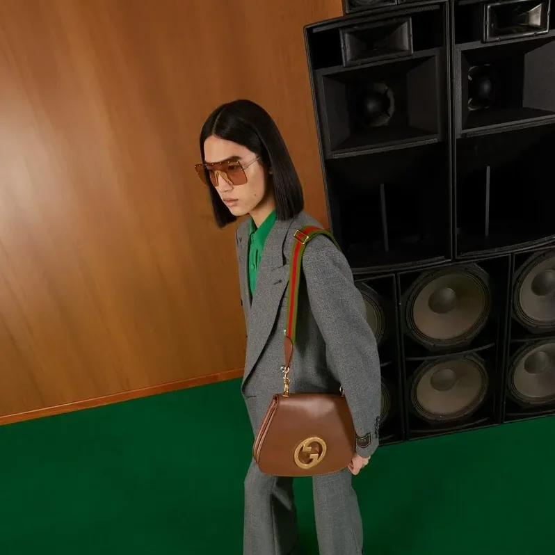 Gucci Blondie Medium Shoulder Bag in Brown Gold Hardware Gucci Blondie Medium Shoulder Bag in Brown Gold Hardware